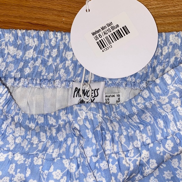 Light blue white floral pattern skirt princess polly size 6 - Picture 2 of 3